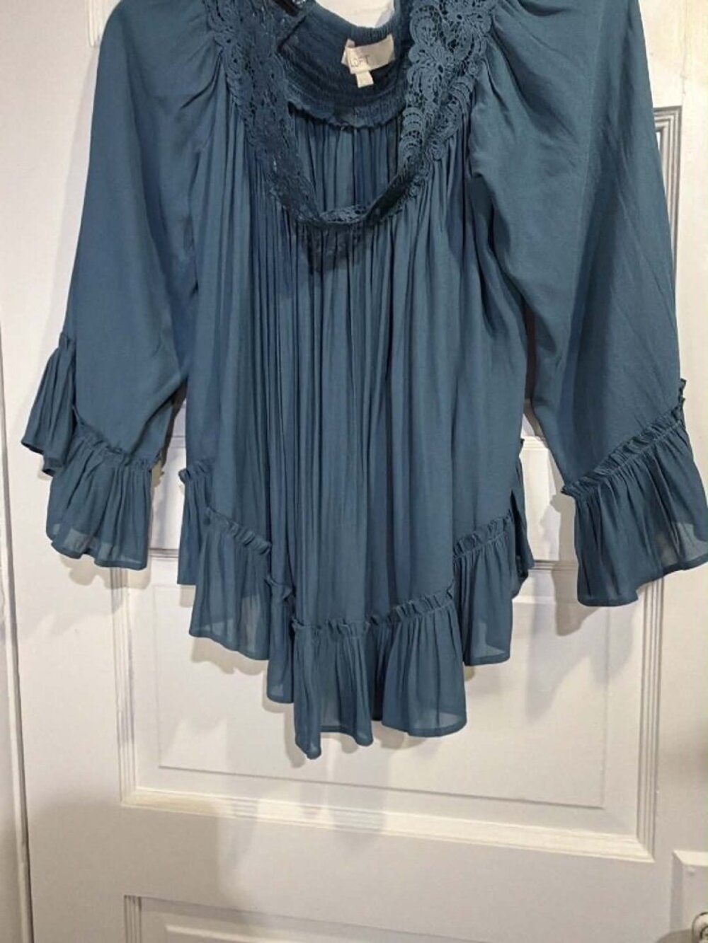 Loft blue blouse size M ruffle sleeves and bottom - Picture 5 of 7